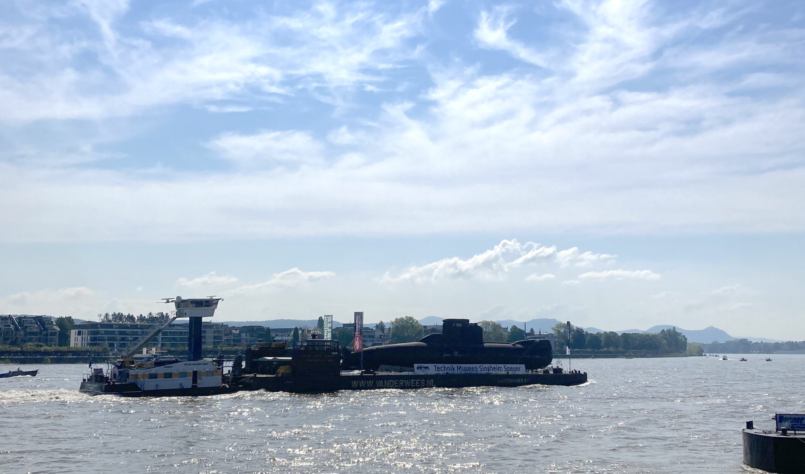 U17 – ein Uboot kommt über den Rhein