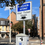 Parkscheinautomat vor St Josef